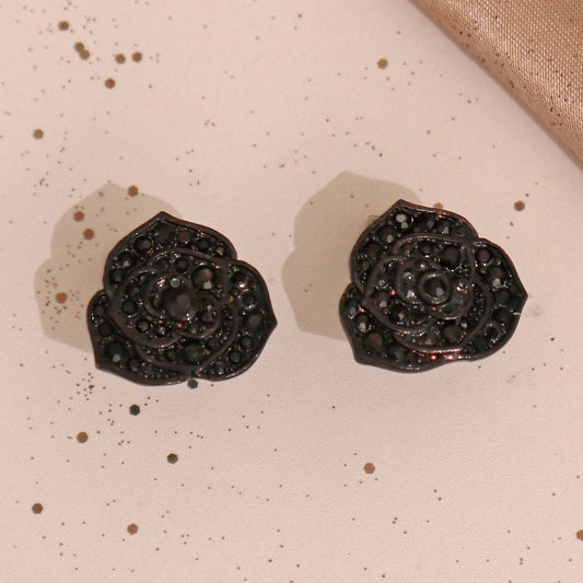 Rose-Textured Top Earrings Embellished With Black Crystals