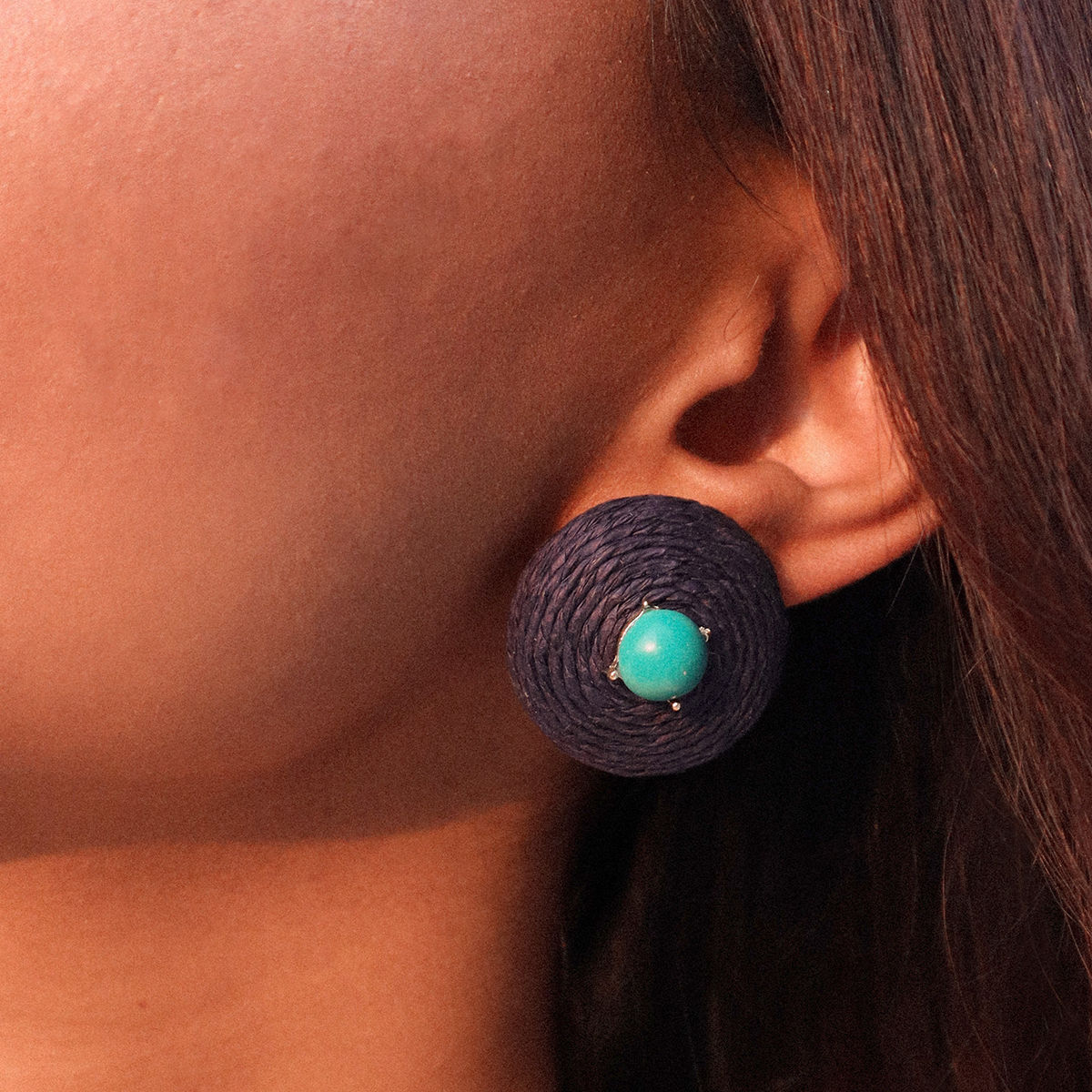 Dainty Black Textured Stud Earrings Embellished with Turquoise Stone