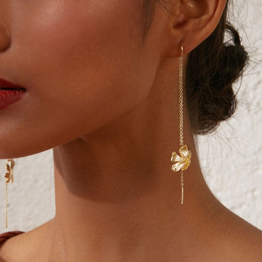 Pipa Bella Golden Needle And Thread Earrings