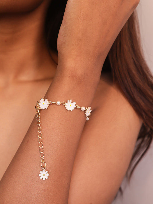 Daisy Floral Design Bracelet