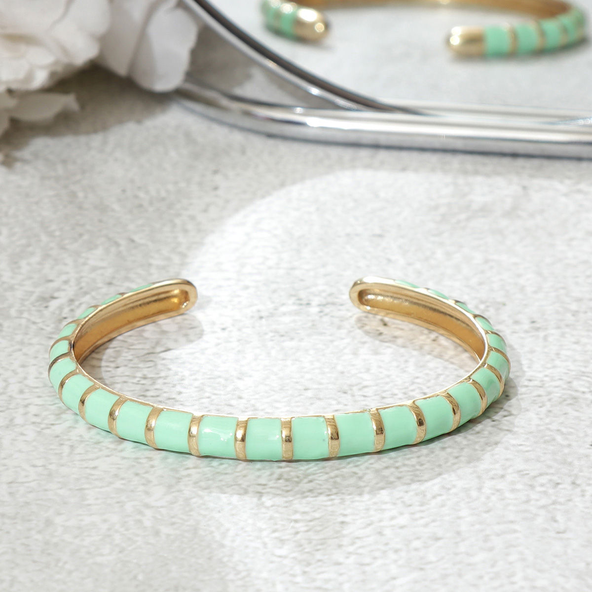 Elegant Stylish Green Bracelet