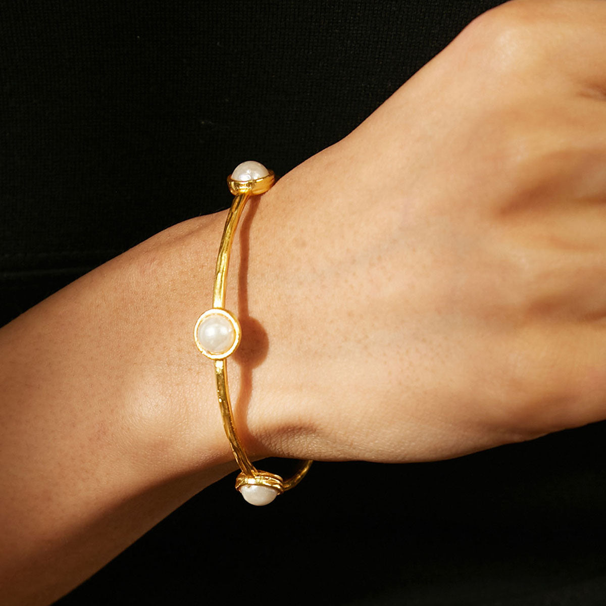Gold Round Pearl Interval Bangle