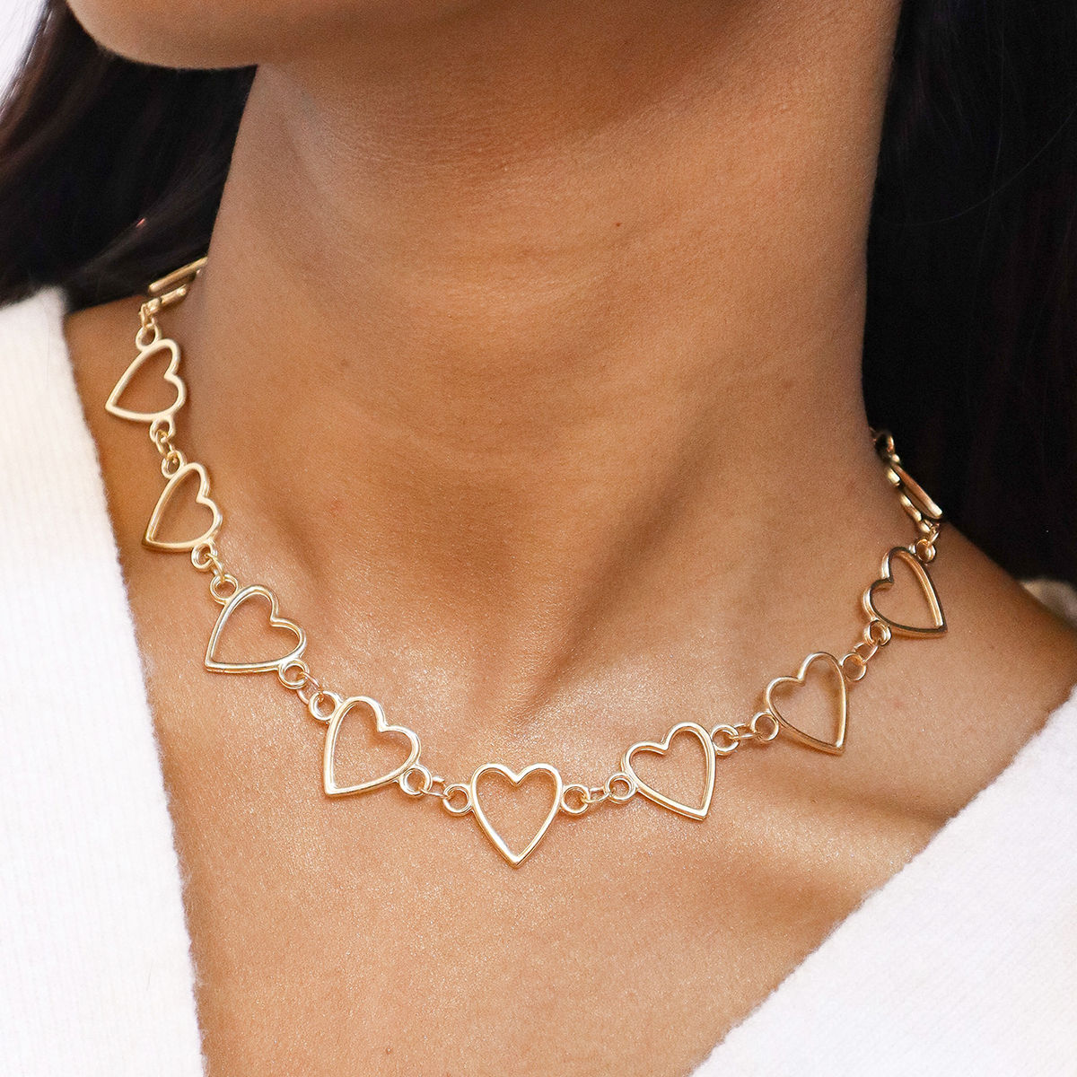Chic Gold toned Heart Choker Necklace