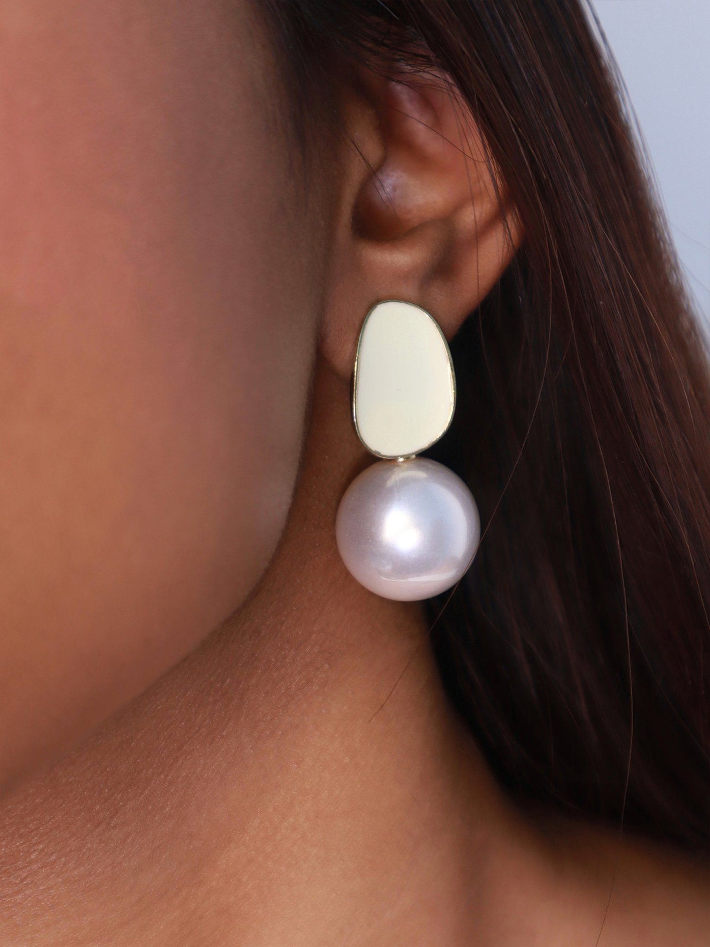 Elegant Pearl and Gold Dangler Earrings