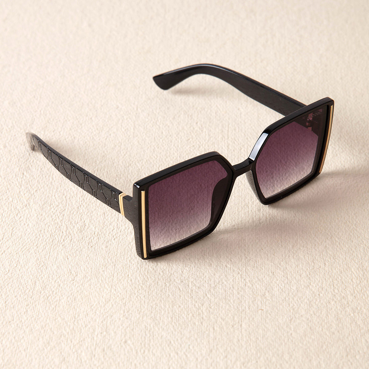 Pipa Bella Edgy Black and Grey Wayfarer Sunglasses